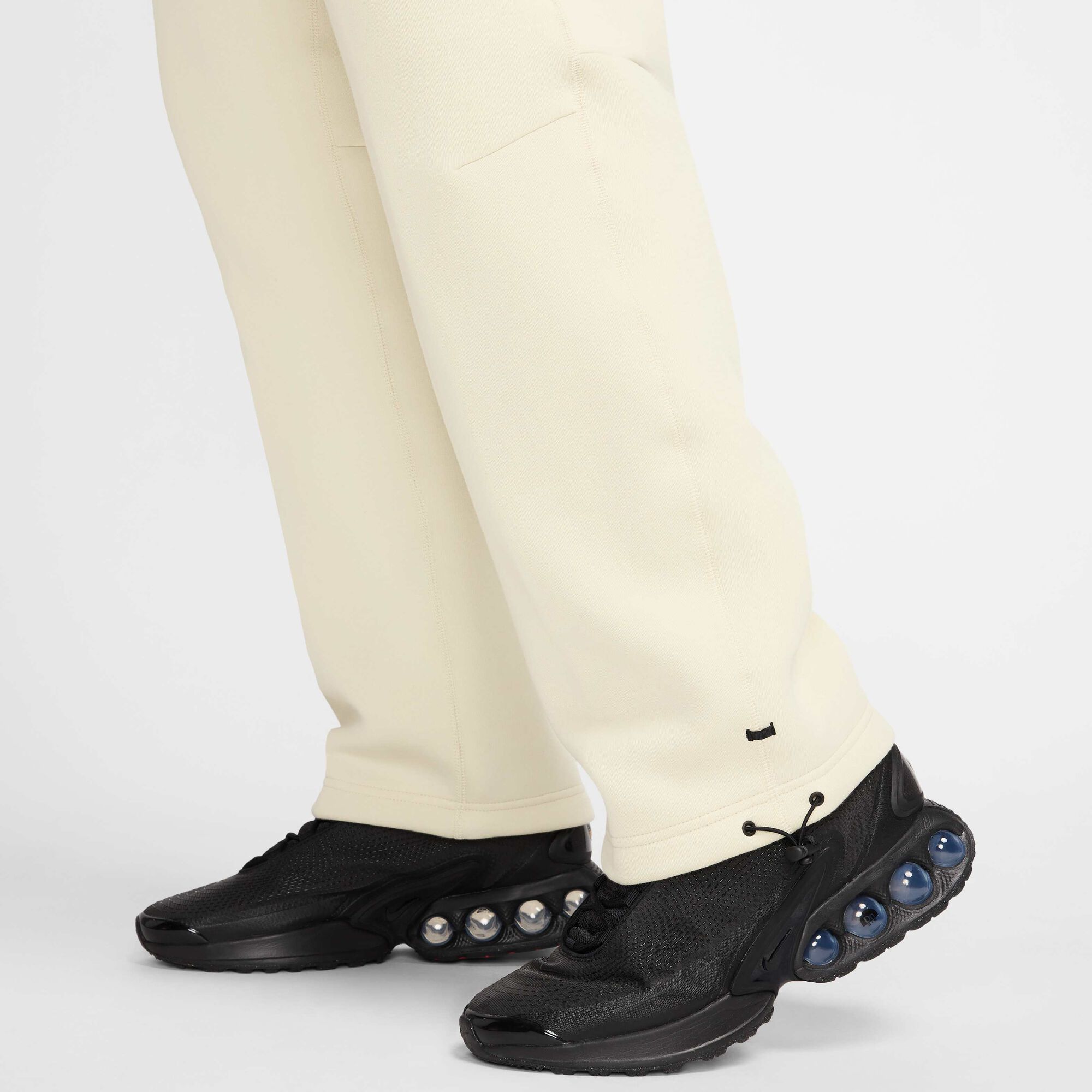 Nike Tech Fleece Open-Hem Trousers Light Khaki/Black