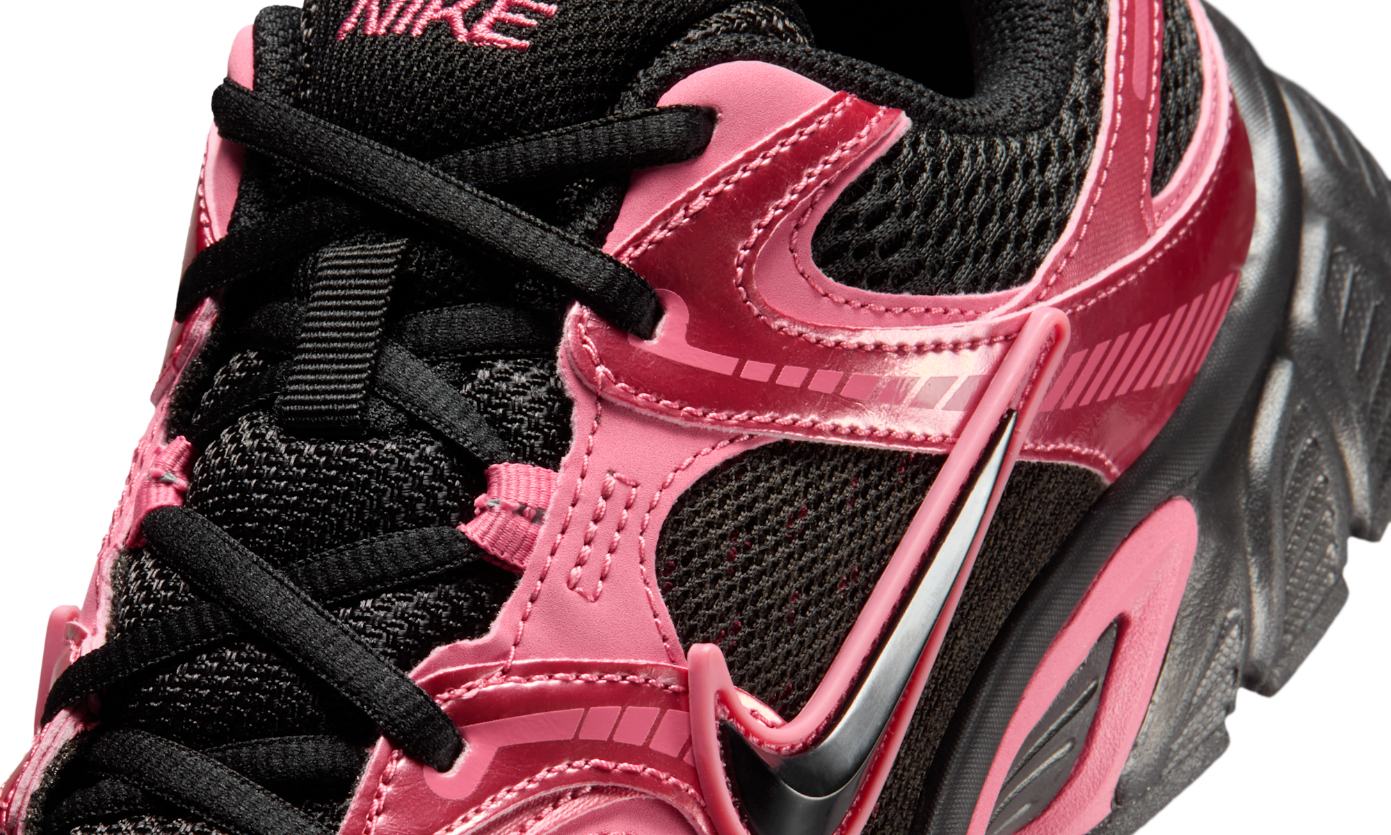 Nike V5 RNR shoes with reflective accents Black/Peony/Black