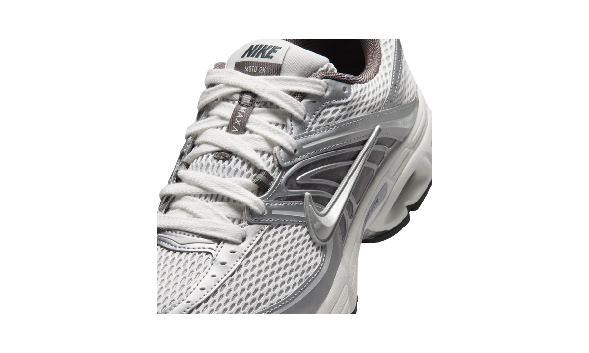 Nike Air Max Moto 2K Platinum Tint/Sail/Anthracite/Metallic Silver