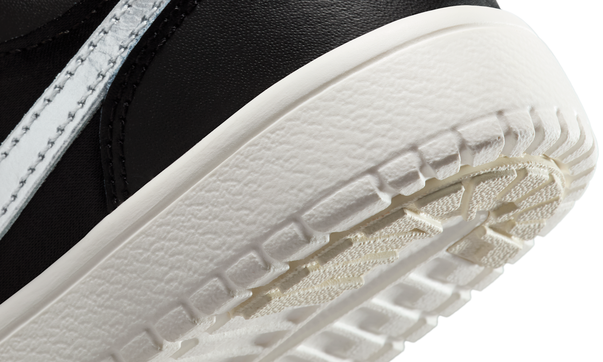 Air Jordan 1 Low Alt SE Black Silver Sail Gold (PS)