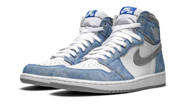 Air Jordan 1 Retro High OG Hyper Royal, Hyper Royal/Light Smoke Grey-White (555088-402 / 575441-402)
