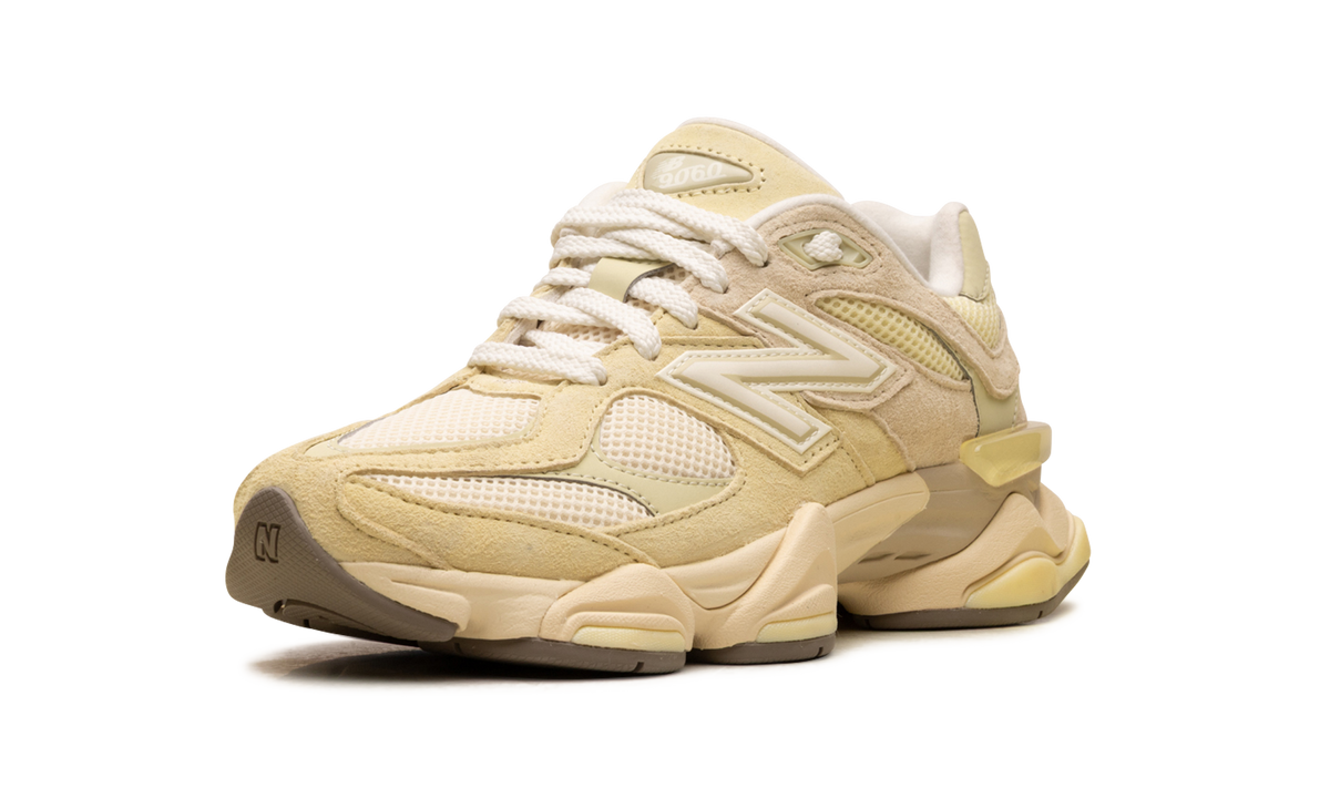 New Balance 9060 Parchement