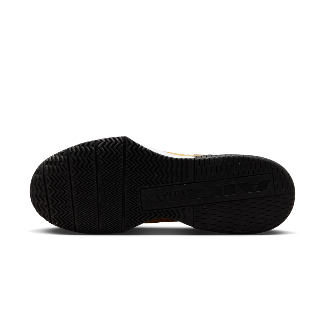 Nike Air Max Alpha Trainer 6 Gold Metallic University Red, Flat Gold/Metallic Gold/Black/University Red (FQ1833-700)