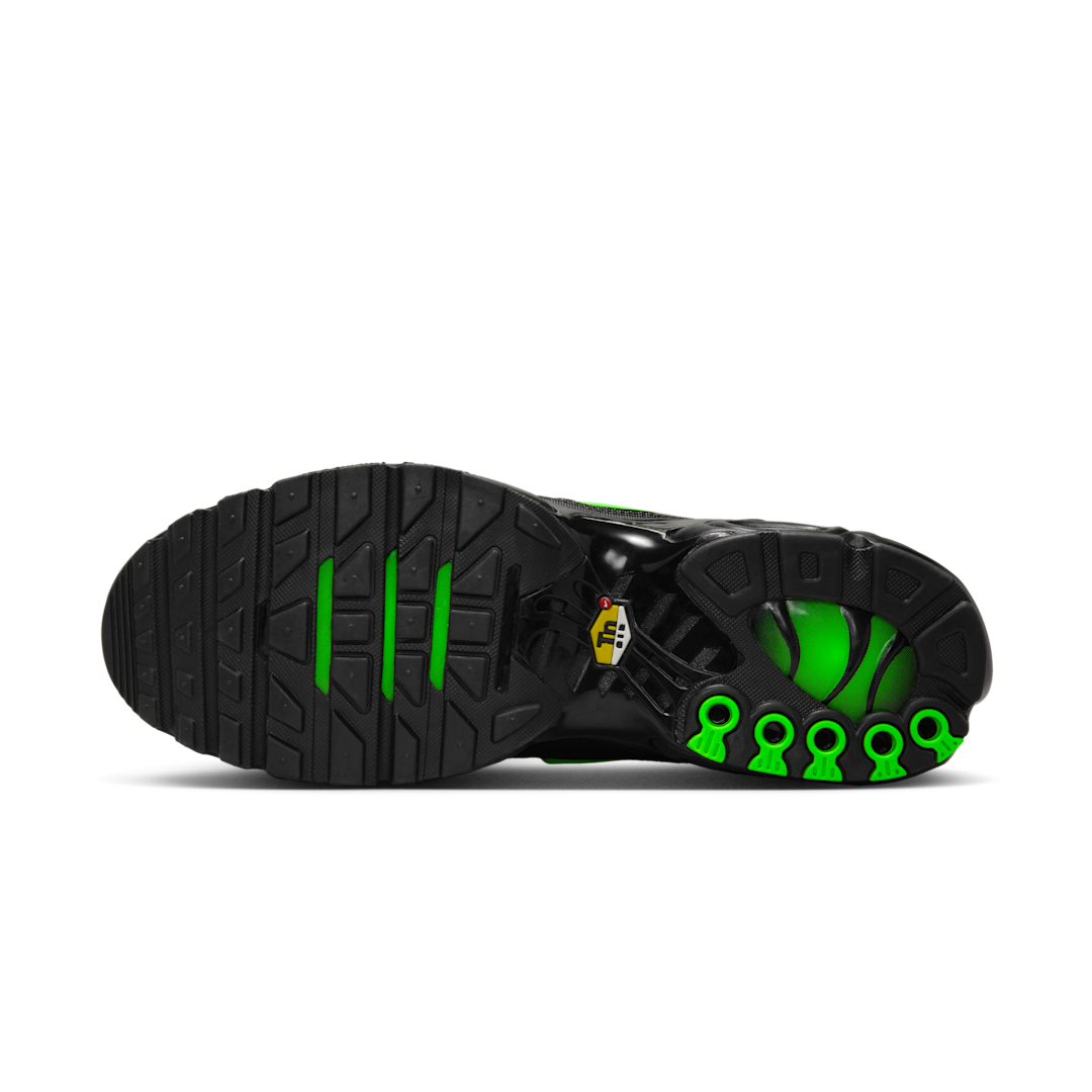Nike Air Max Plus Black Green Strike, Black/Black/Green Strike (DM0032-024)