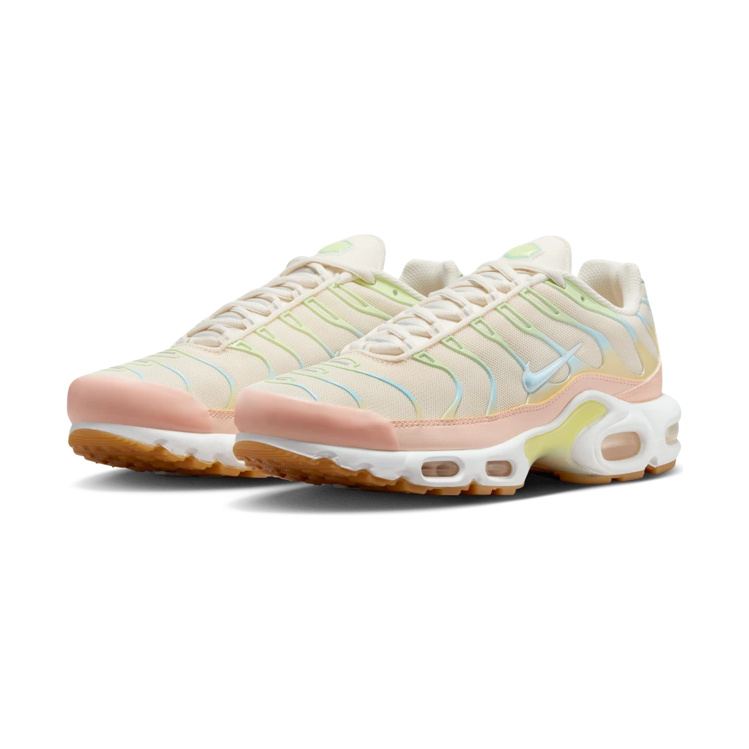 Nike Air Max Plus Crimson Tint, Crimson Tint/Glacier Blue/Pale Ivory/White/Gum Yellow (DZ3671-800)