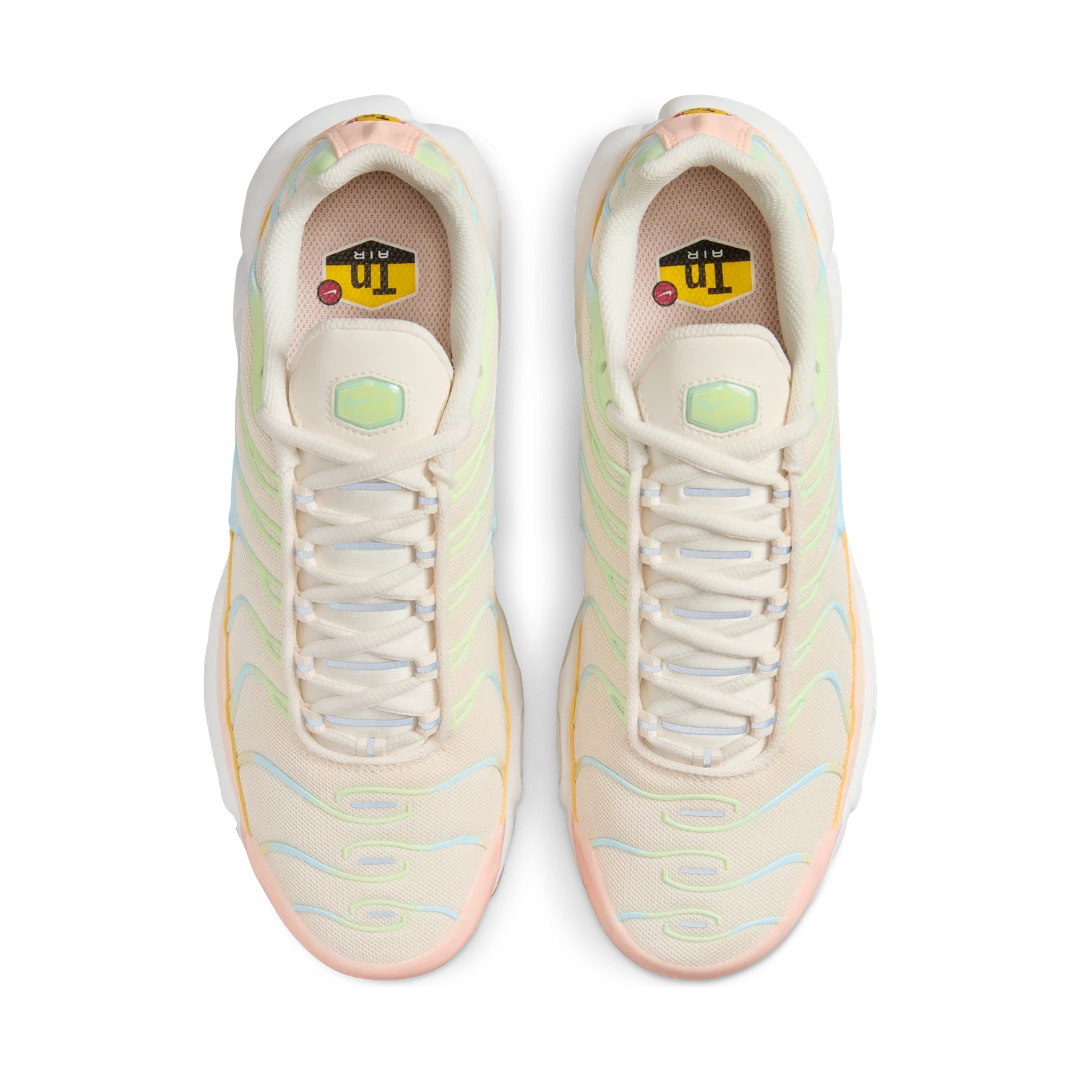 Nike Air Max Plus Crimson Tint, Crimson Tint/Glacier Blue/Pale Ivory/White/Gum Yellow (DZ3671-800)