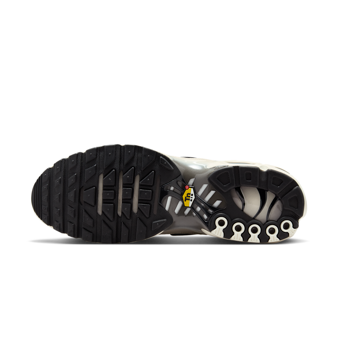 Nike Air Max Plus Light Orewood Brown Cave Stone, Light Orewood Brown/Black/Soft Pearl/Cave Stone (DM0032-106)