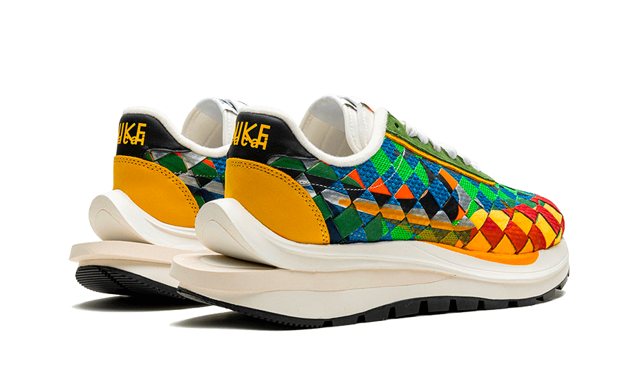 Nike VaporWaffle Woven sacai Jean Paul Gaultier Green Gusto, Gusto/Safety Orange-Sail (DR5209-300)