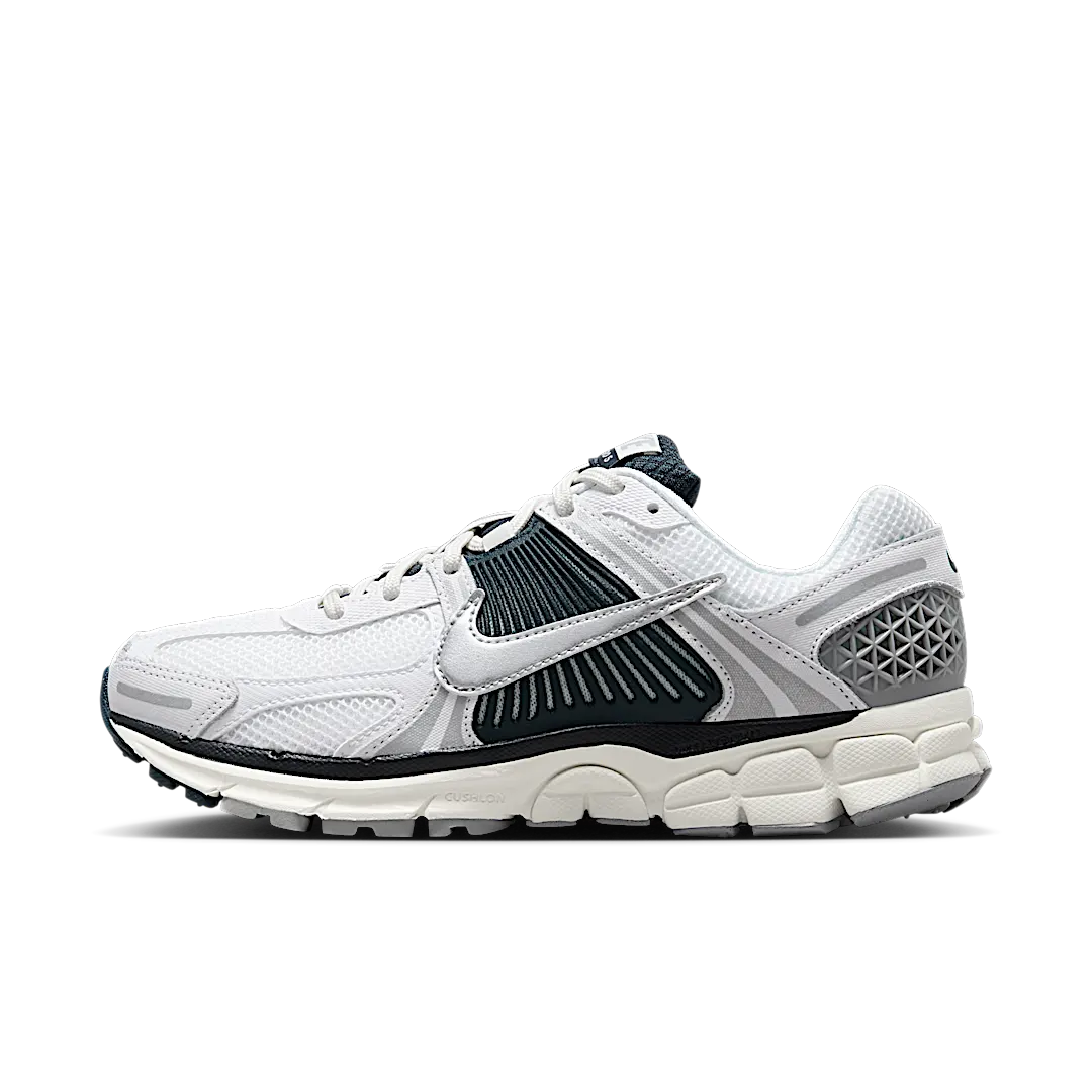Nike Zoom Vomero 5 White Armory Navy, White/Armory Navy/Sail/Metallic Silver (HV2412-100)