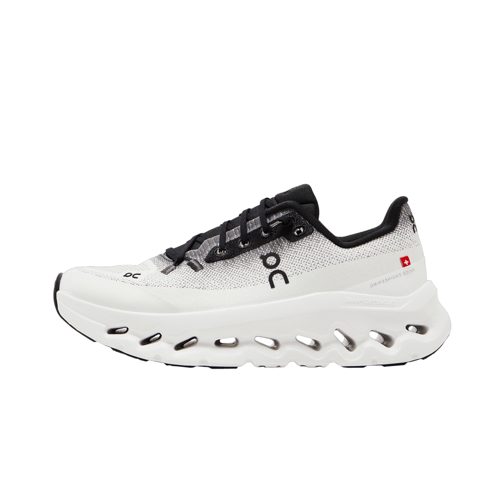 On Running Cloudtilt Black Ivory