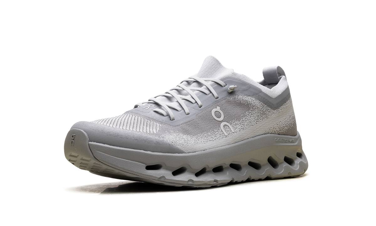 On Running Cloudtilt Moon Zendaya Glacier Alloy