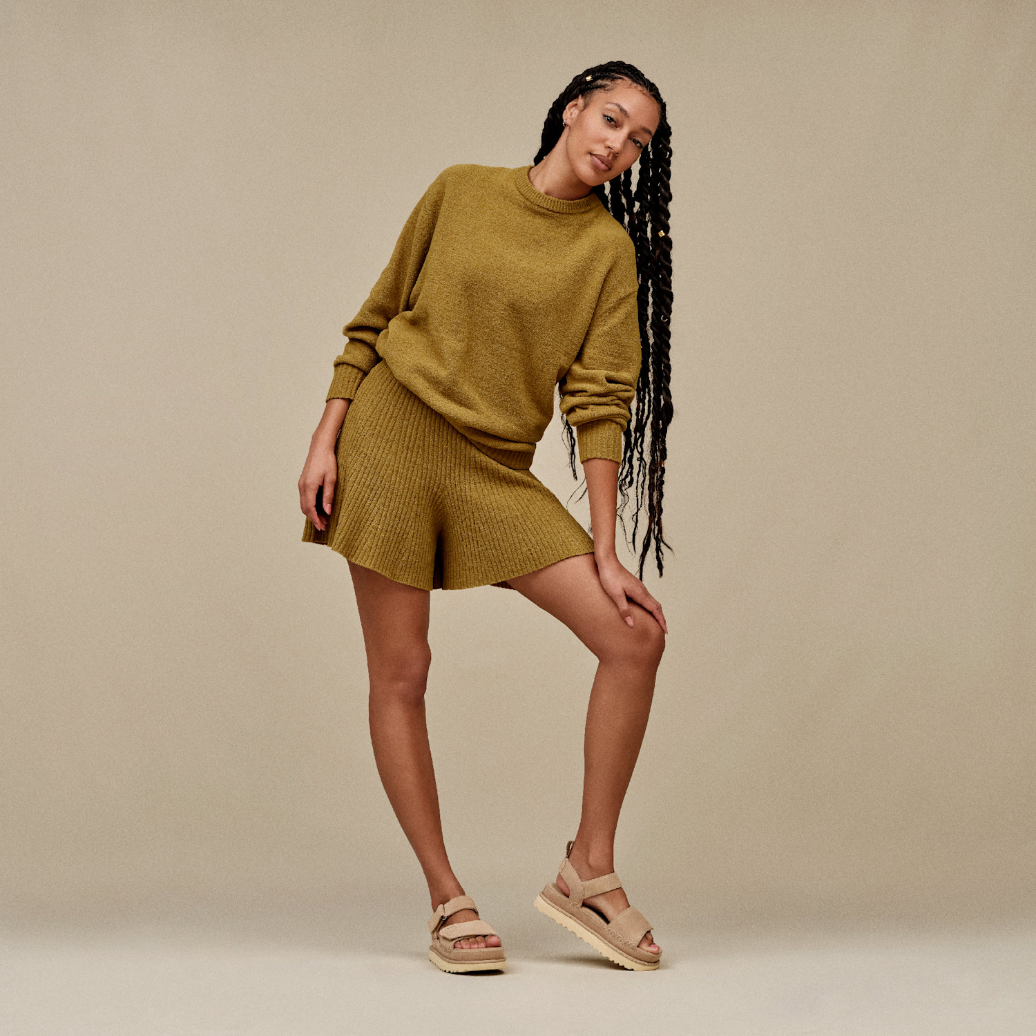 UGG Goldenstar Platform Sandal Sand, Sand (1136783-SAN)
