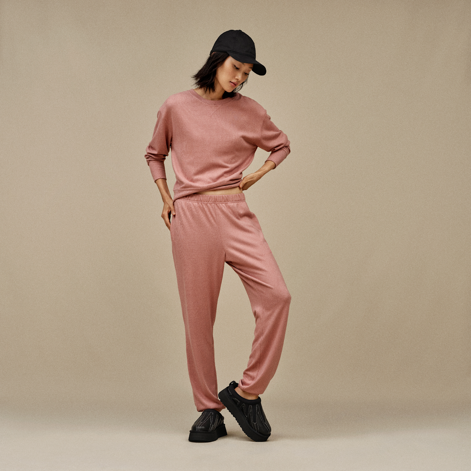 UGG Tazz Sunwave Slipper Black, Black (1169771-BLK)