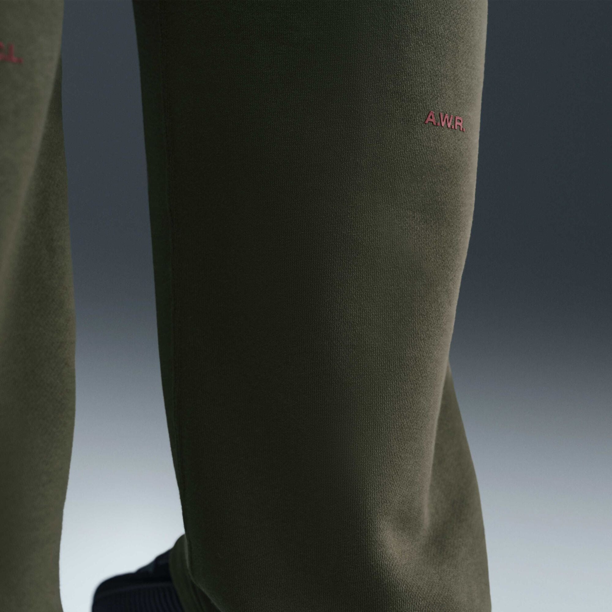 NOCTA NOCTA Fleece CS Open-Hem Tracksuit Bottoms Cargo Khaki/Cargo Khaki/Team Red
