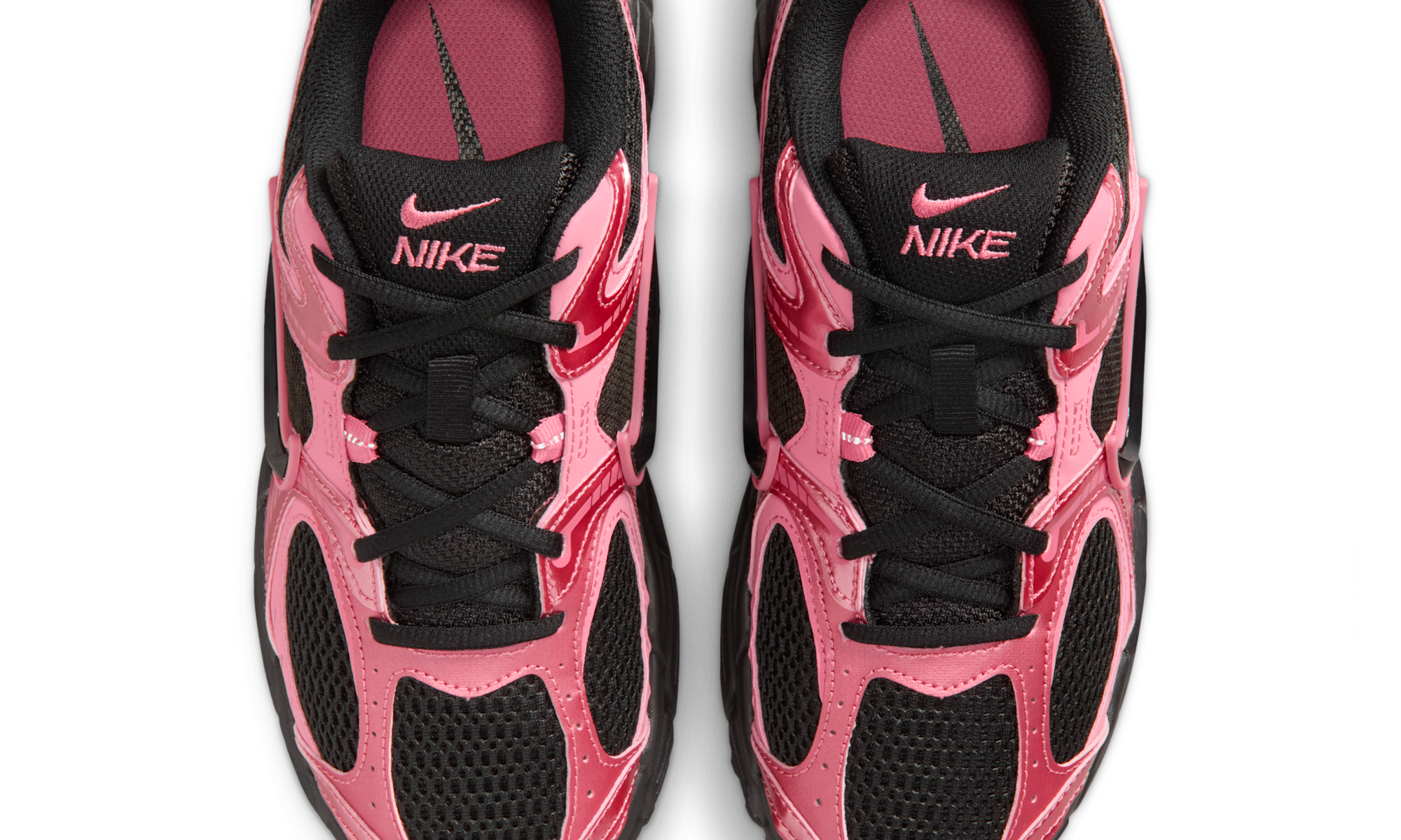 Nike V5 RNR shoes with reflective accents Black/Peony/Black