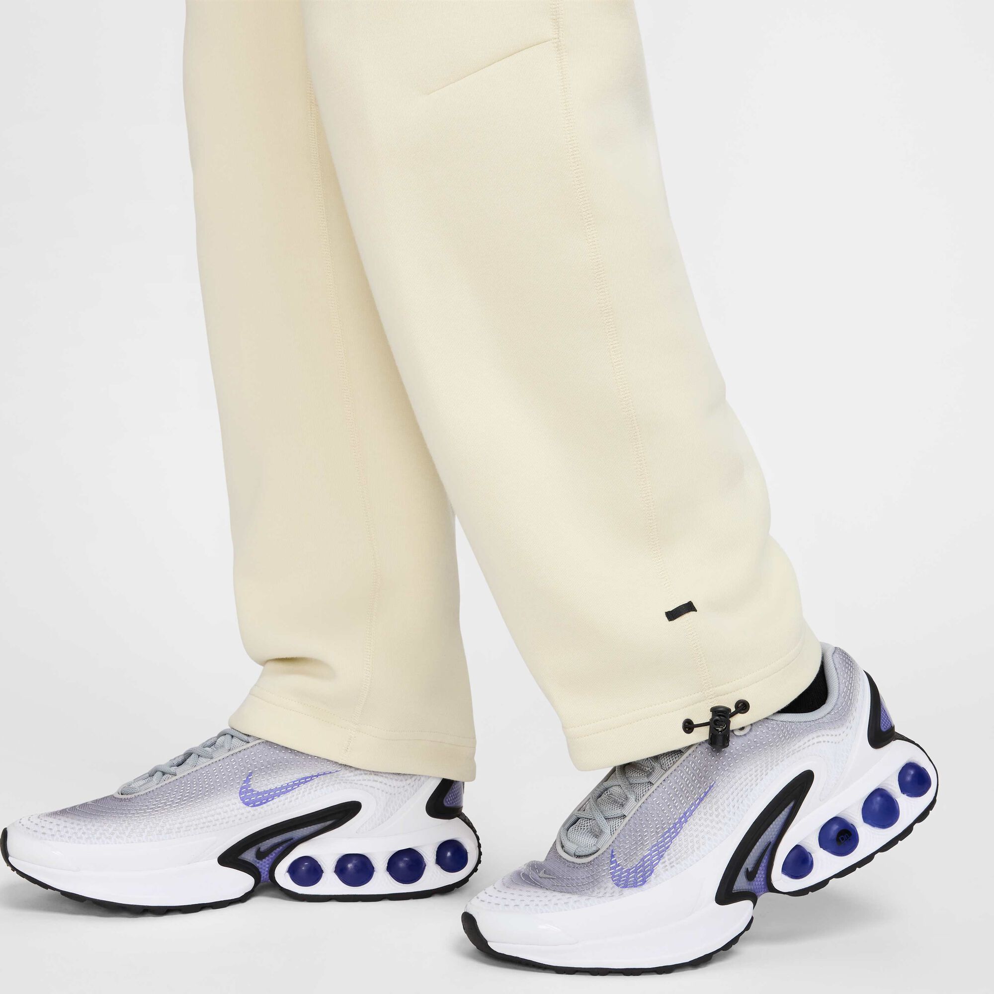 Nike Tech Fleece Open-Hem Trousers Light Khaki/Black