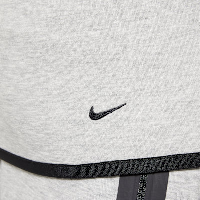 Nike Sportswear Tech Fleece Older Kids' Full-Zip Hoodie Dark Grey Heather/Dark Grey Heather/Black...