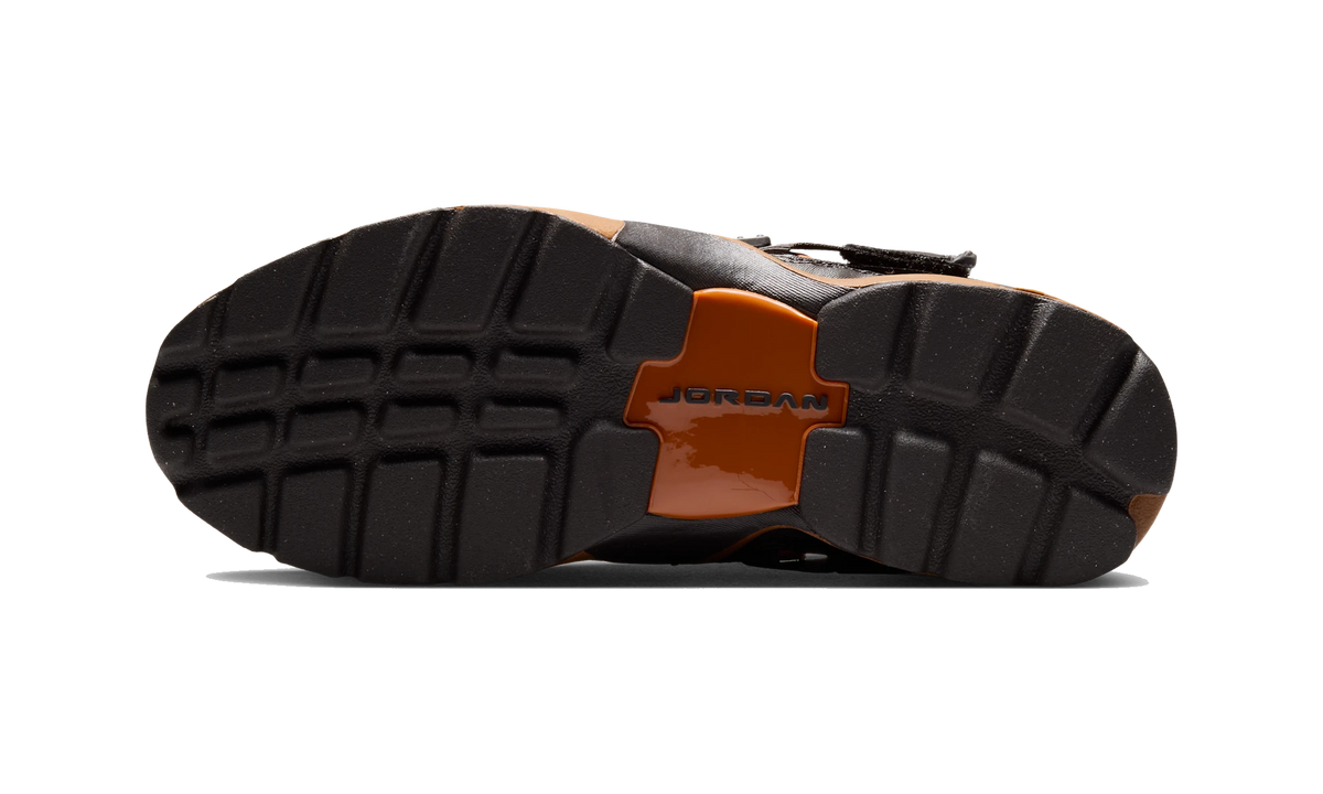 Air Jordan Trunner LX Light British Tan/Reflective Silver/White/Desert Orange