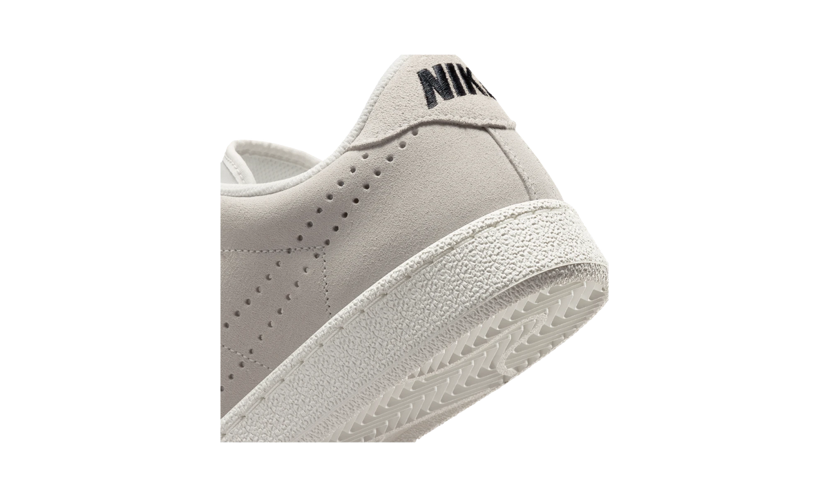 Nike Tennis Classic Sail/Black/Sail