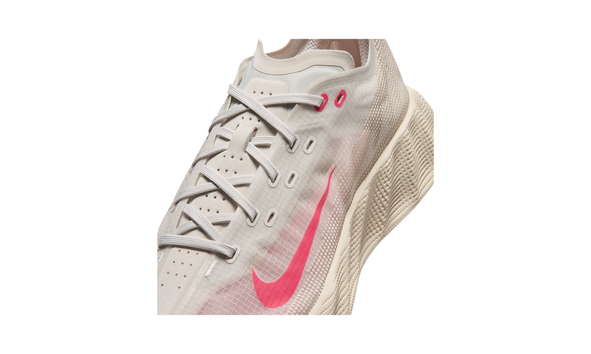 Nike Ava X Light Bone/Black/Light Khaki/Siren Red