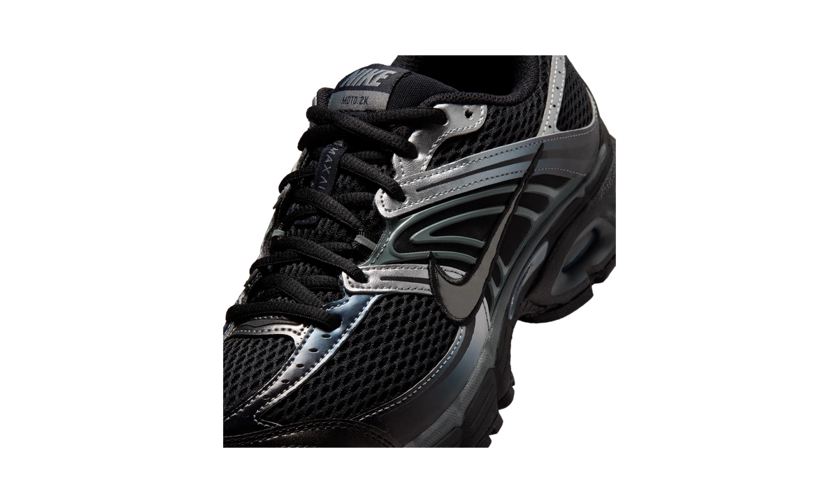 Nike Air Max Moto 2K Black/Metallic Silver/Smoke Grey