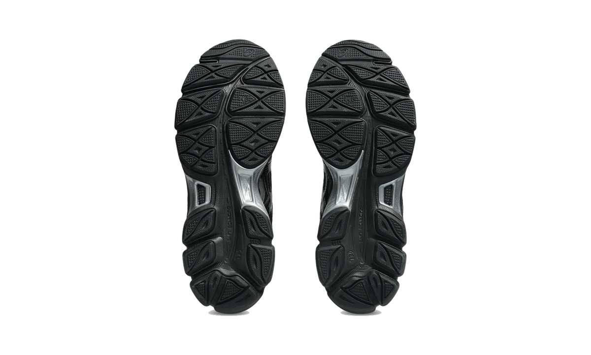 ASICS Gel Cumulus 16 Griff Black White