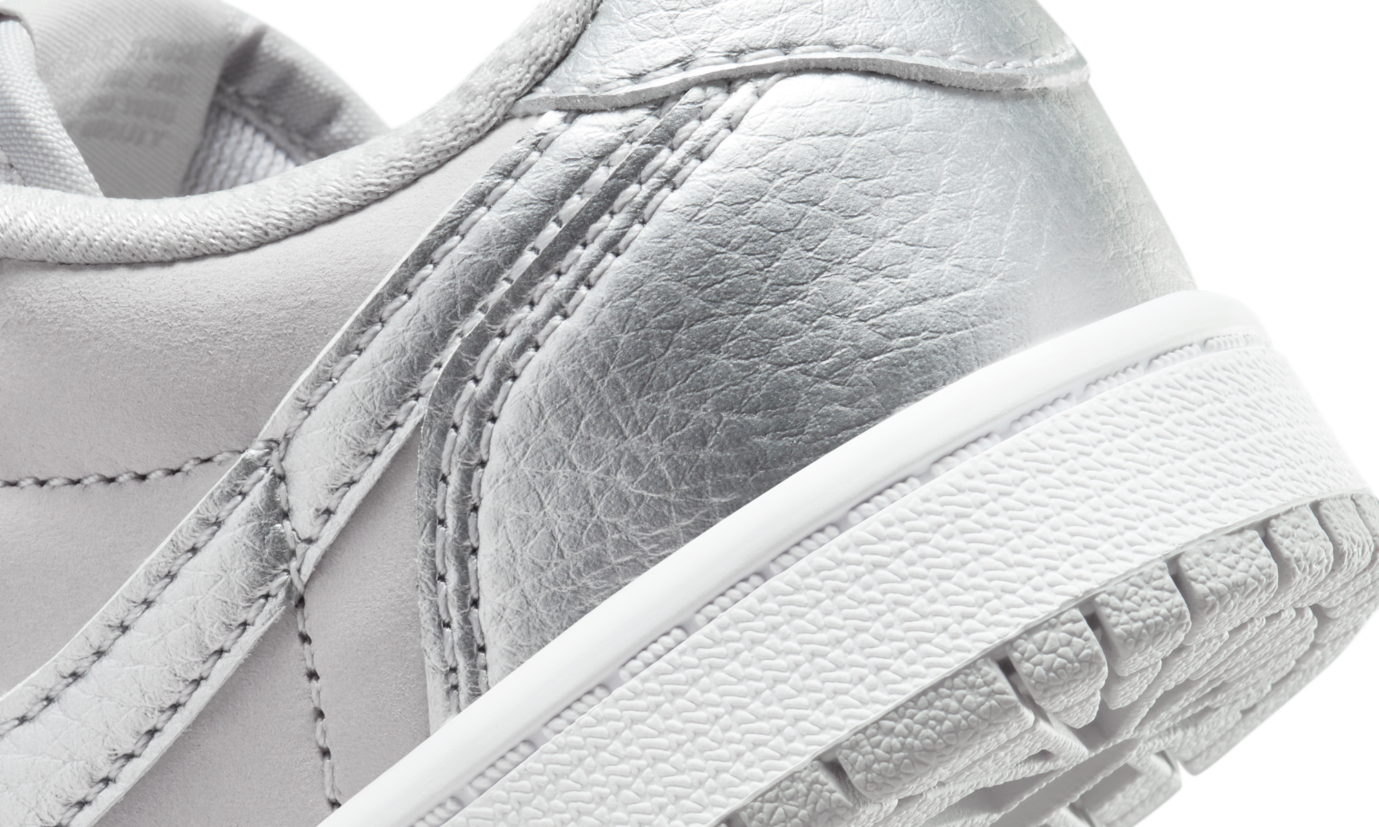 Air Jordan 1 Low OG Metallic Silver (PS)