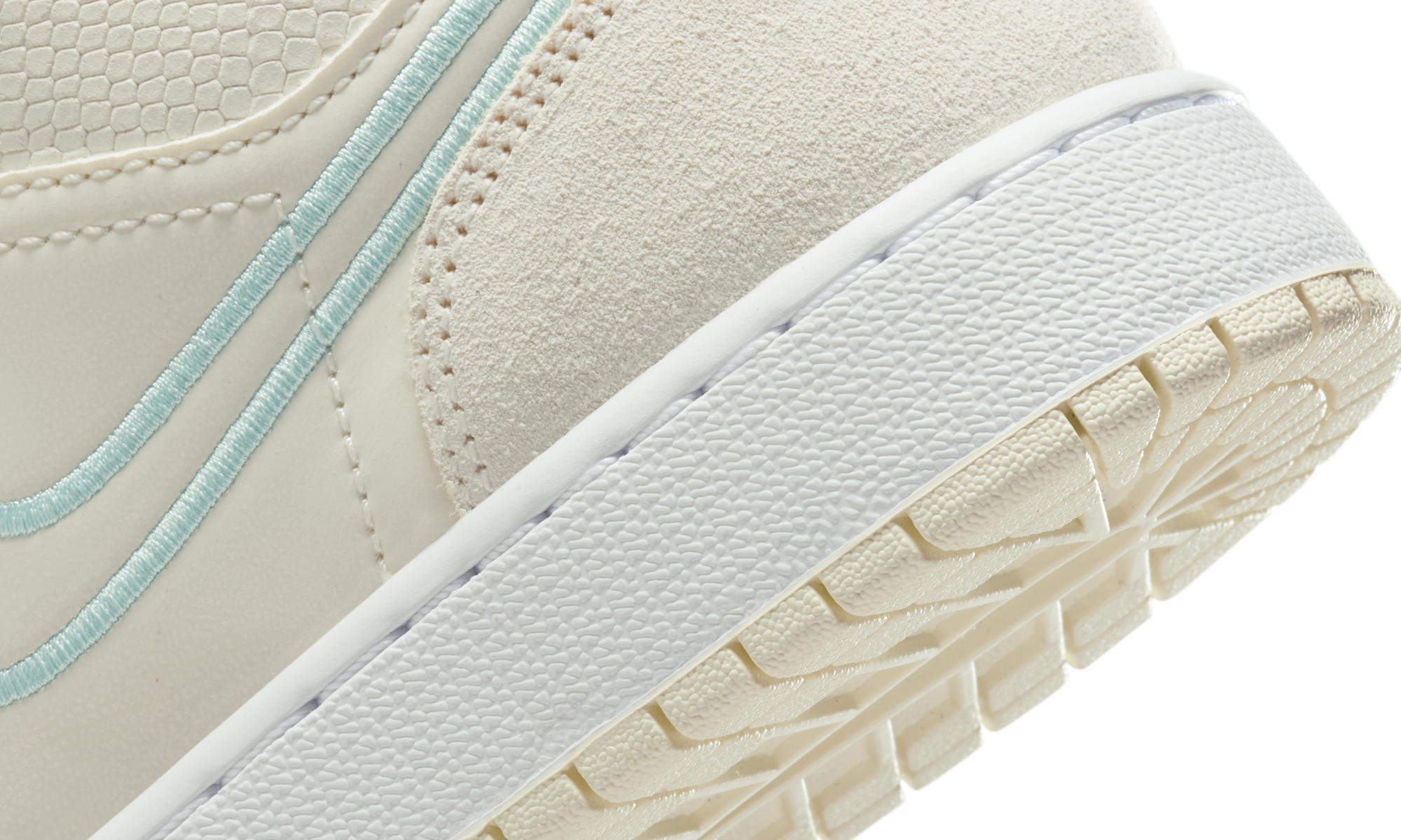 Air Jordan 1 Low SE GS 'Coconut Milk Igloo'