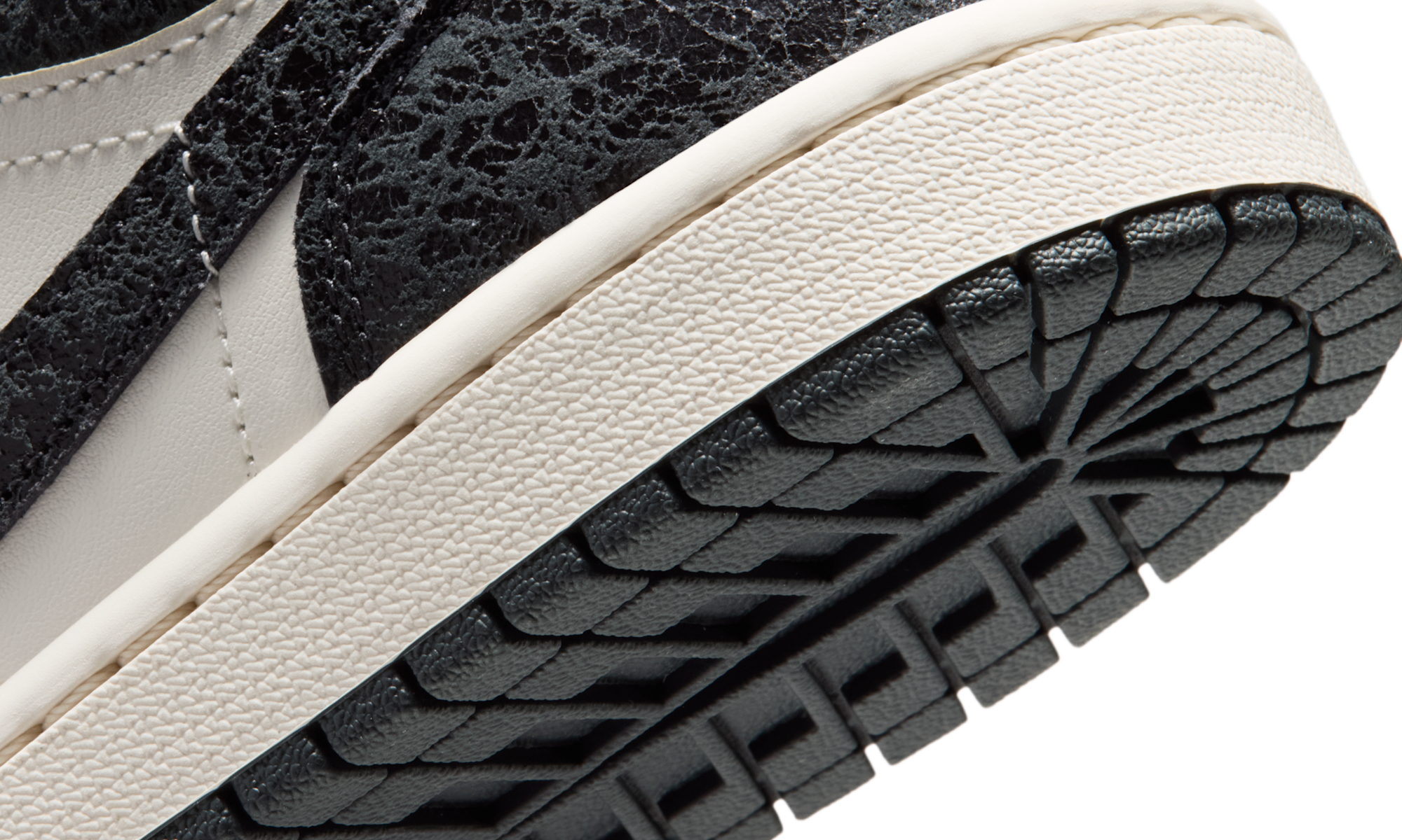 Air Jordan 1 Low SE Iced Carmine