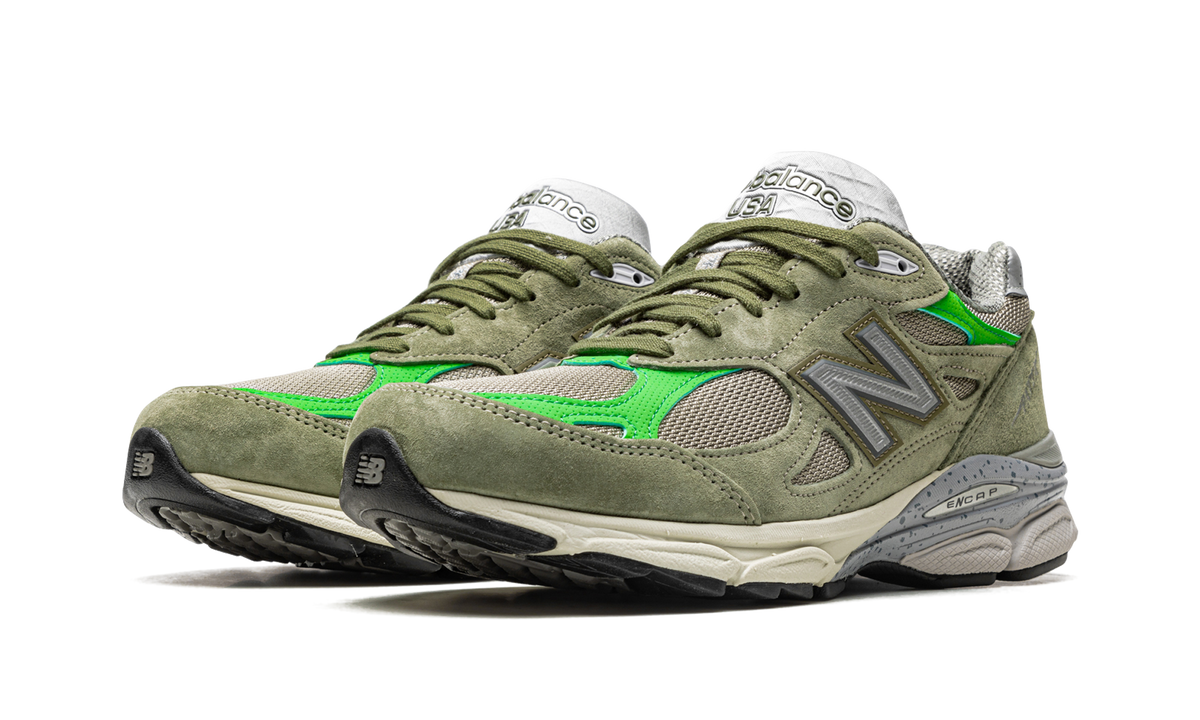 New Balance 990v3 MiUSA Patta Keep Your Family Close