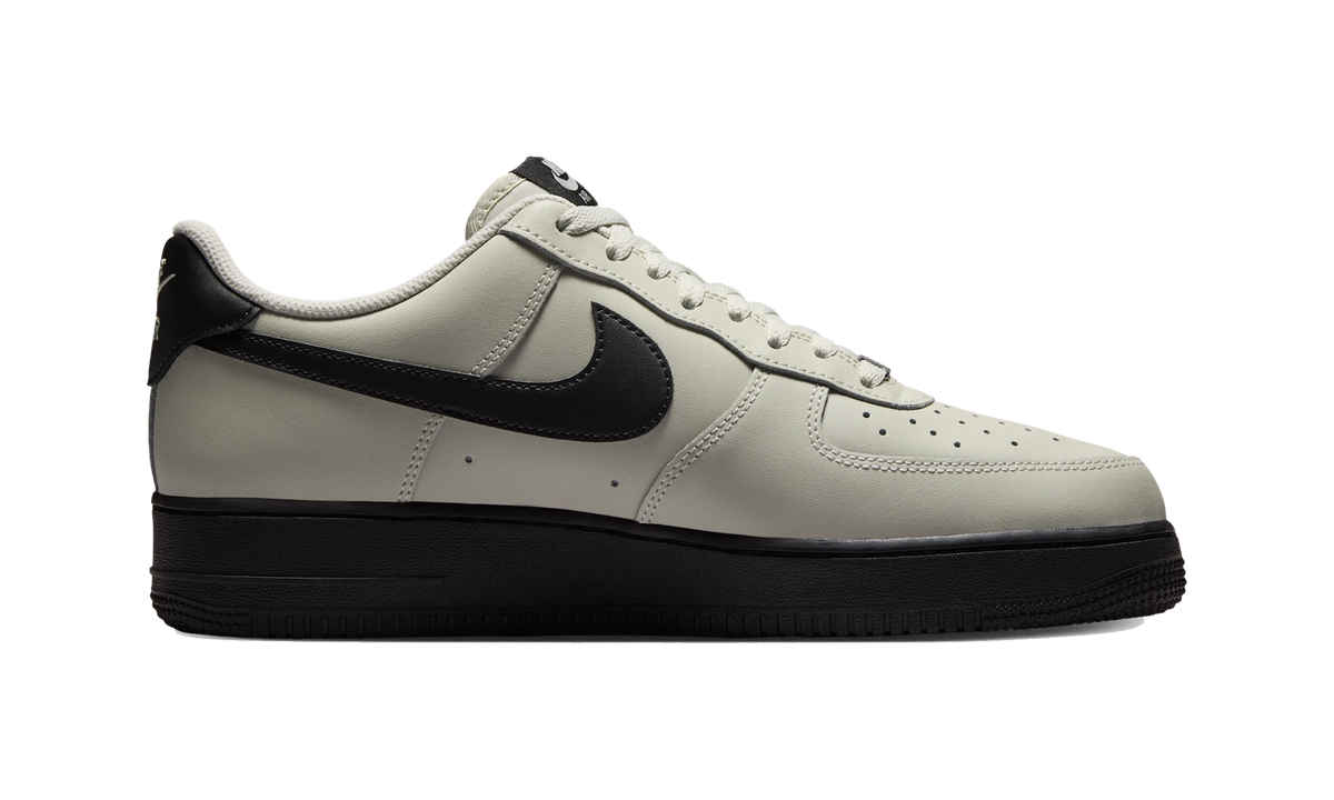 Nike Air Force 1 07 Light Bone Black