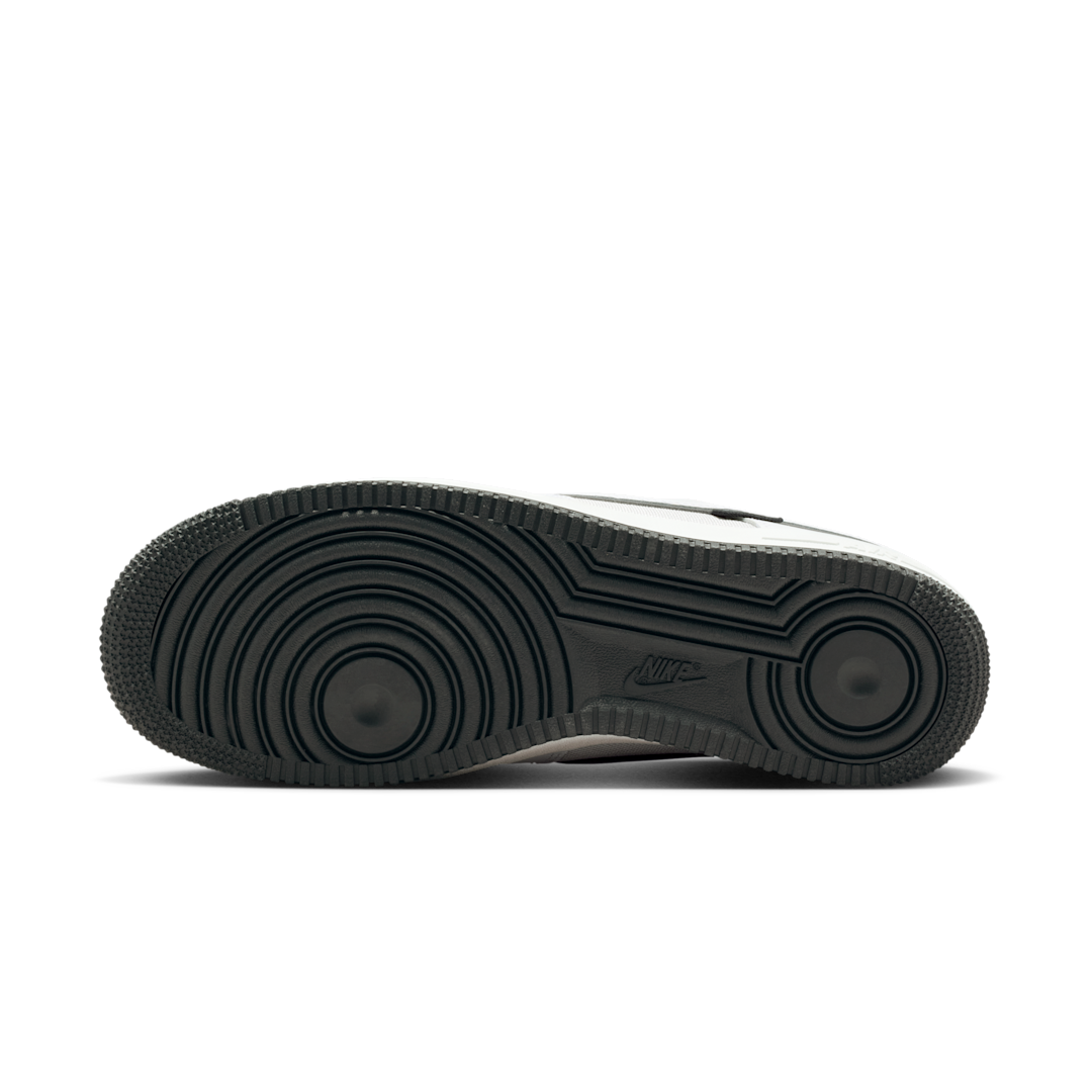 Nike Air Force 1 Low '07 LV8 Summit White Dark Smoke Grey Cordura, Summit White/Dark Smoke Grey/Metallic Silver/Summit White (IM6001-121)