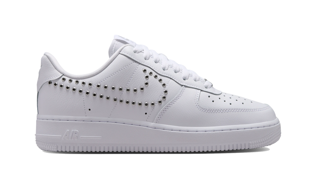Nike Air Force 1 Low '07 LV8 Triple White Metallic Silver