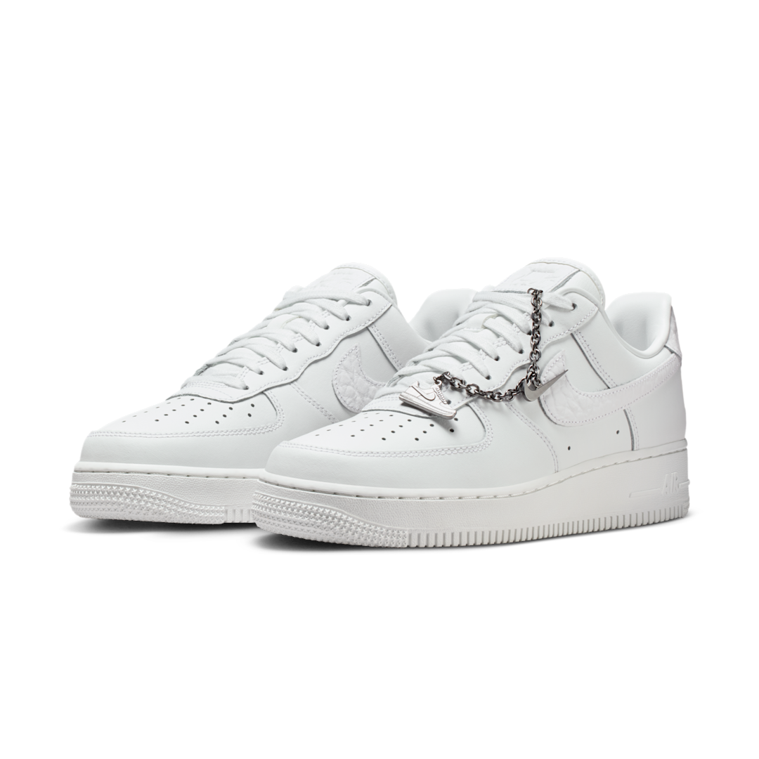 Nike Air Force 1 '07 Low Summit White Mini Charm, Summit White/White/Metallic Silver/Summit White (IM6485-121)