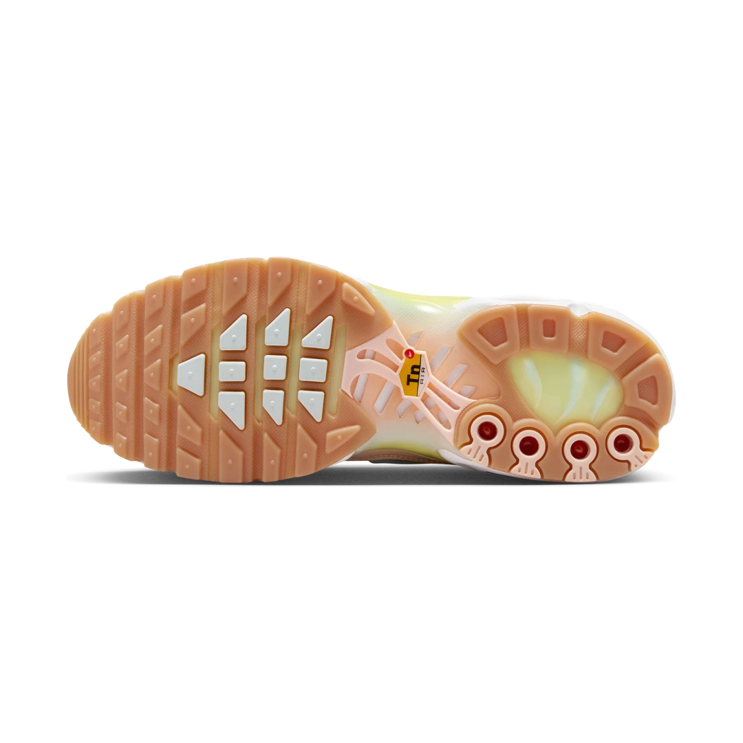 Nike Air Max Plus Crimson Tint, Crimson Tint/Glacier Blue/Pale Ivory/White/Gum Yellow (DZ3671-800)