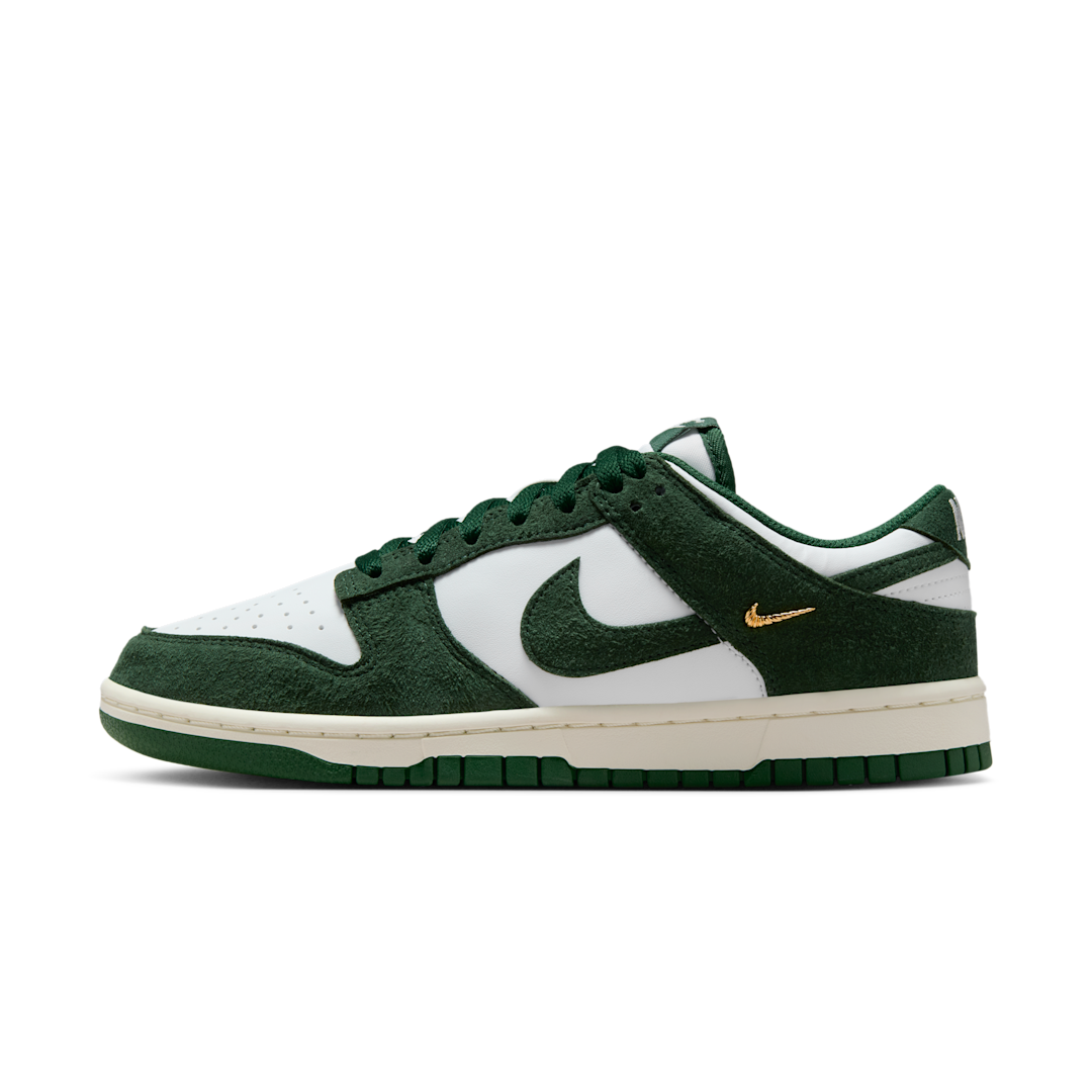 Nike Dunk Low Gorge Green Gold Mini Swoosh, Summit White/Gorge Green/Sail/Metallic Gold (IB4417-100)