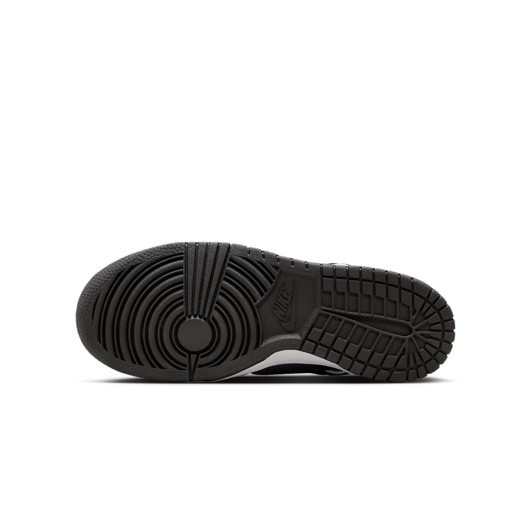 Nike Dunk Low SE Light Carbon White Black - Sneak