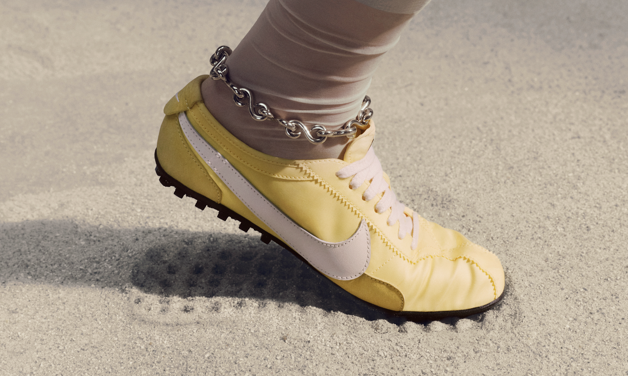 Nike Moon Shoe OG Soft Yellow Black Soft Pearl