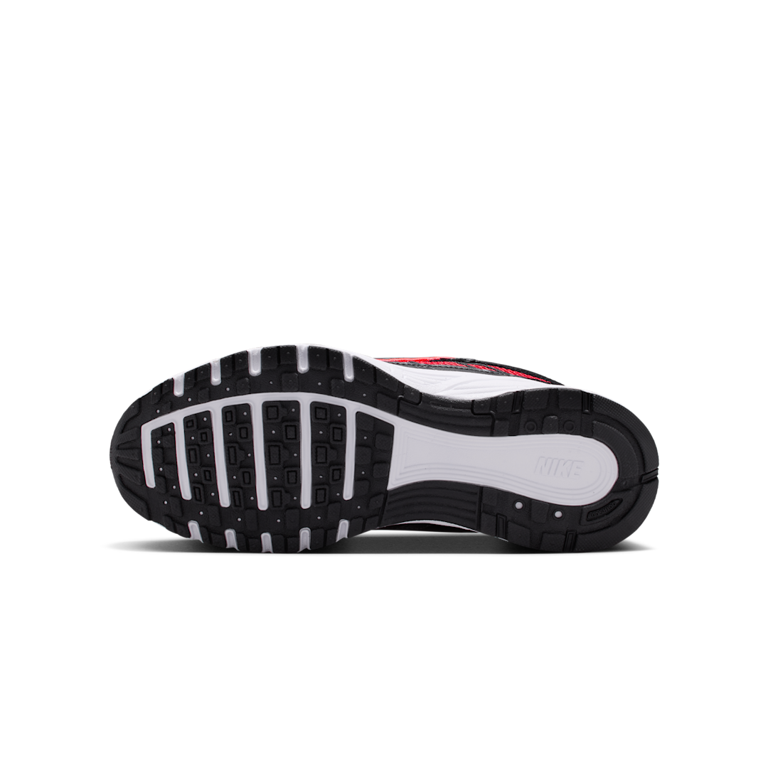 Nike P-6000 University Red Metallic Silver Dark Smoke Grey Black, University Red/Metallic Silver/Dark Smoke Grey/Black (HV5064-601)