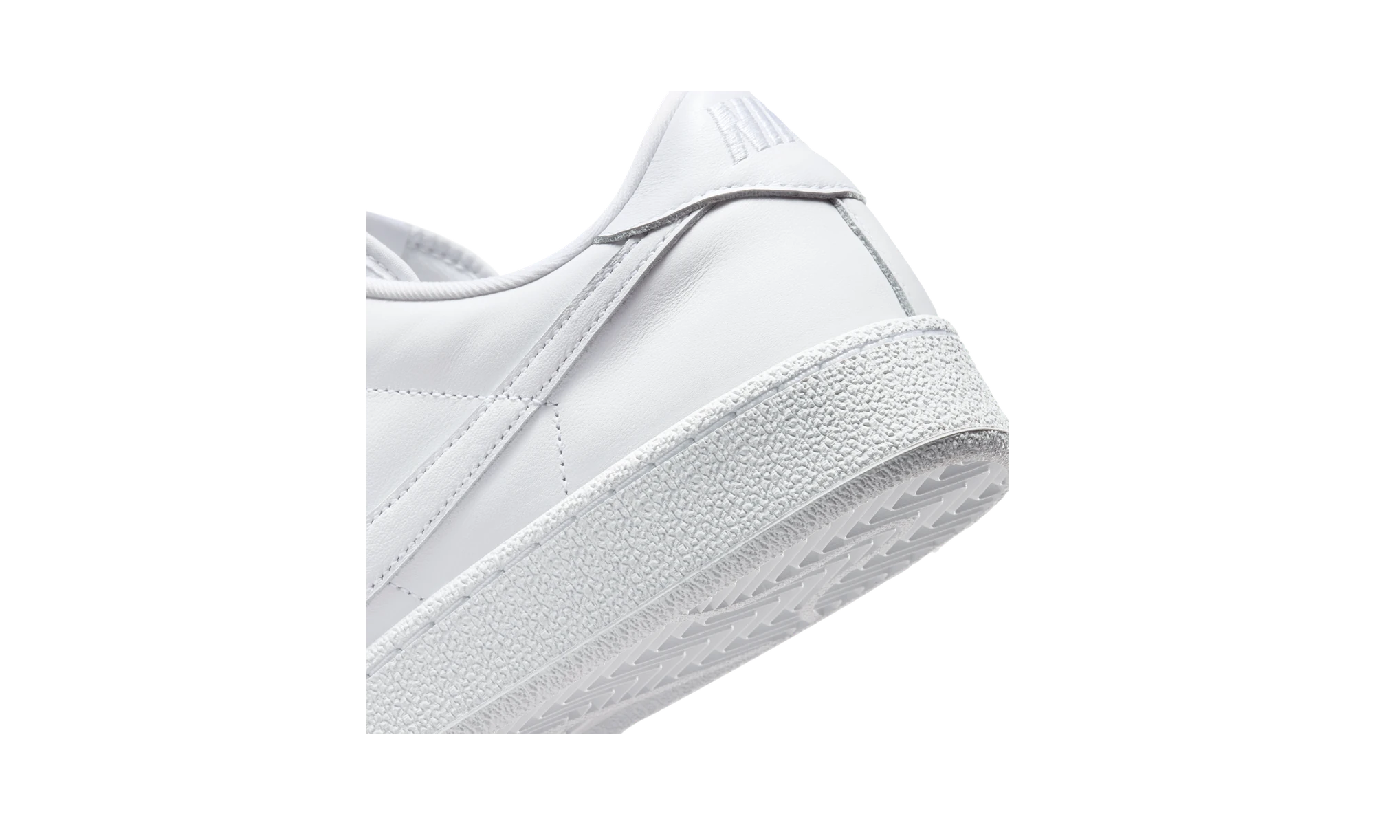 Nike Tennis Classic CS Triple White