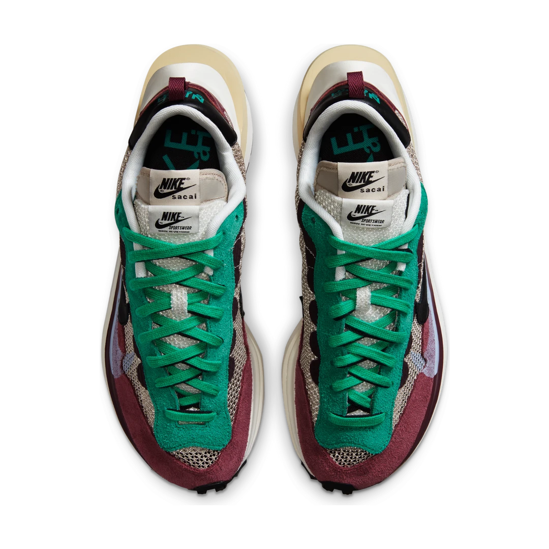 Nike Vaporwaffle sacai Villain Red Neptune Green, String/Black-Villain Red-Neptune Green (DD3035-200)
