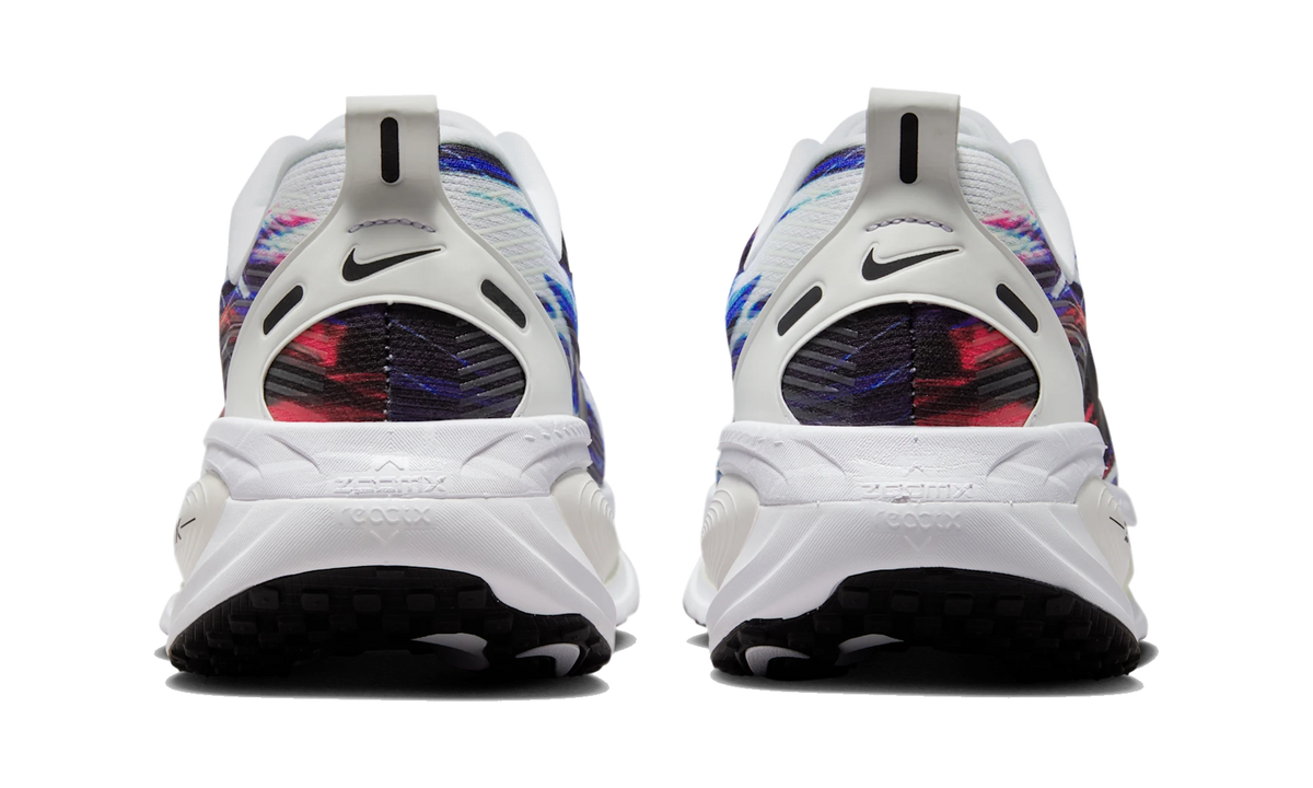Nike Vomero 18 SE Light Trails