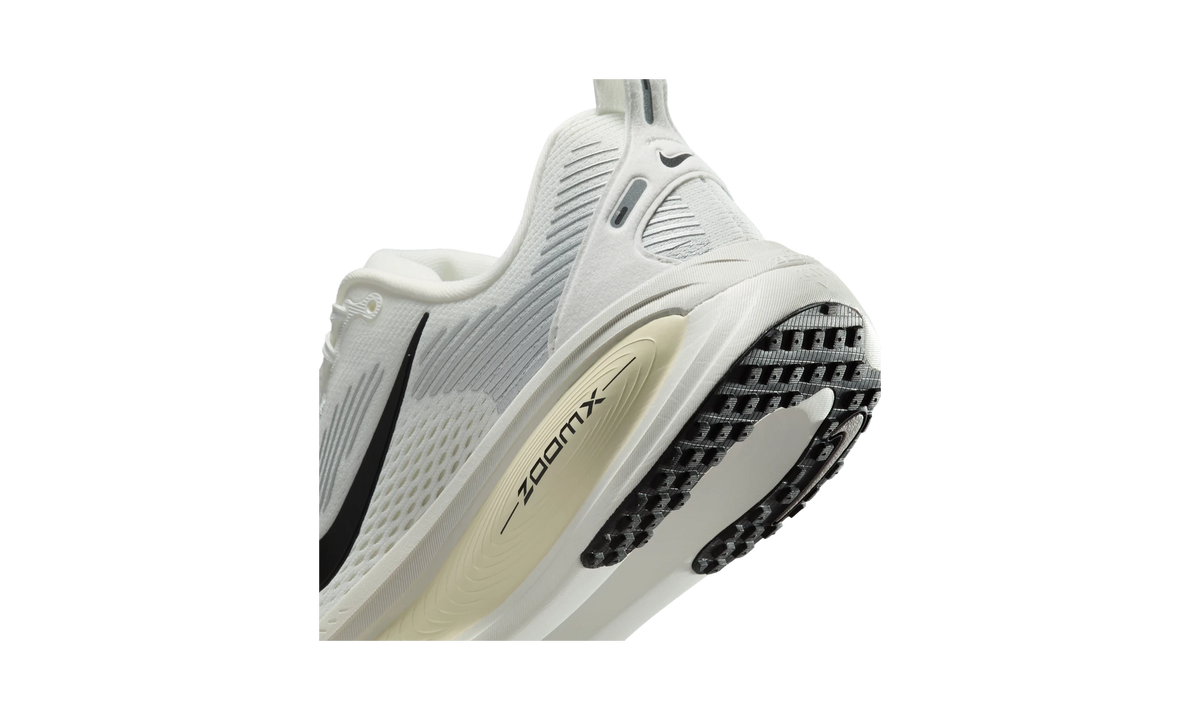 Nike Vomero 18 Summit White Coconut Milk
