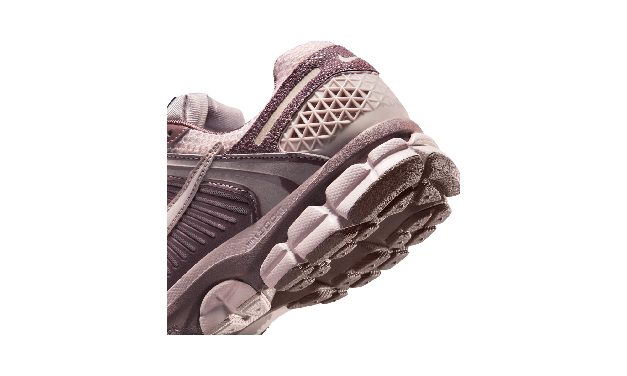 Nike Zoom Vomero 5 Tattoo Particle Rose