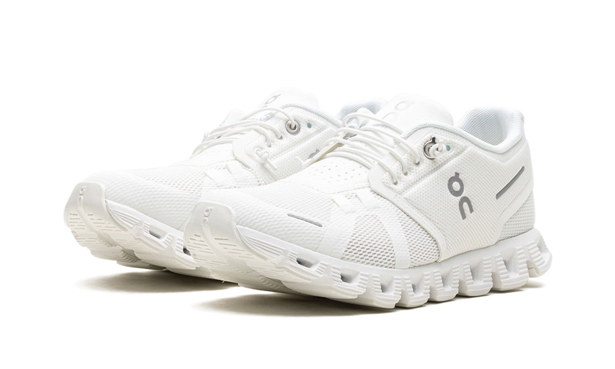 On Running Cloud 5 Undyed-White