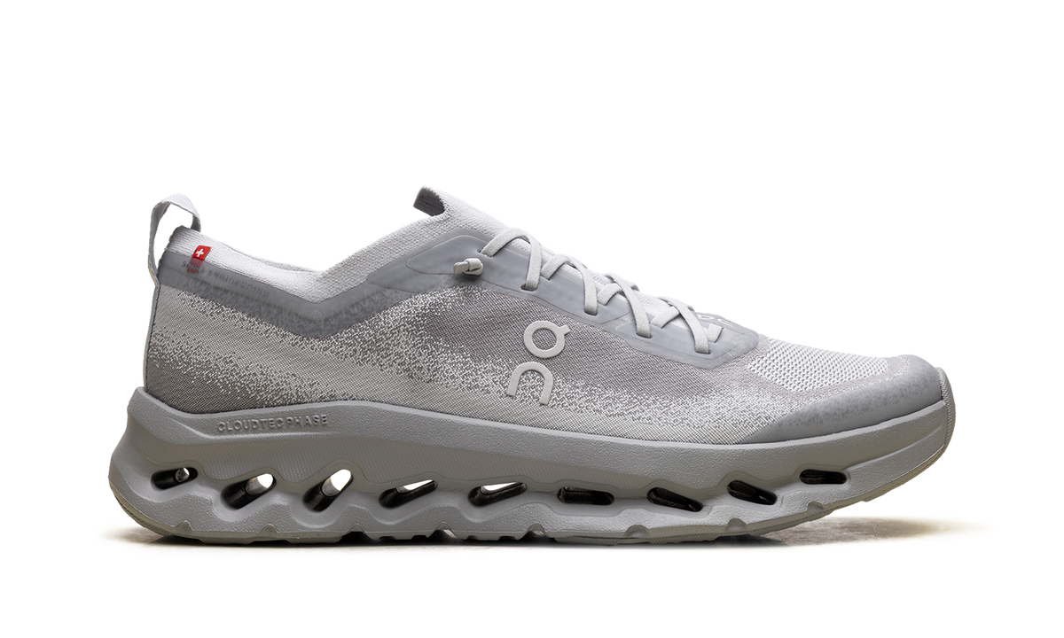 On Running Cloudtilt Moon Zendaya Glacier Alloy