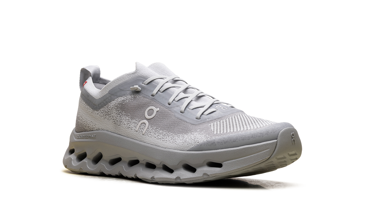 On Running Cloudtilt Moon Zendaya Glacier Alloy
