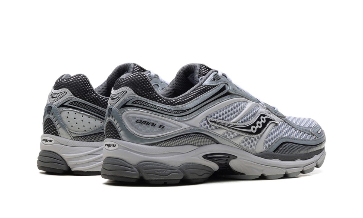 Saucony ProGrid Omni 9 Microchip