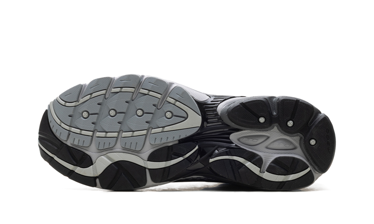 Saucony ProGrid Omni 9 Microchip