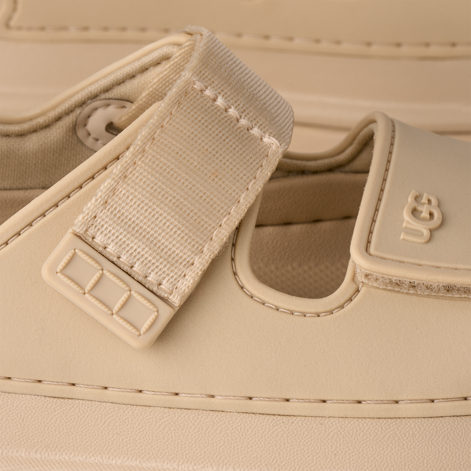 UGG GoldenGlow Sandal Sea Salt (Kids), Sea Salt (1152813K-SSAL)